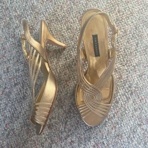 Caparros gold kitten heel *dancing* sandal sz 8.5
